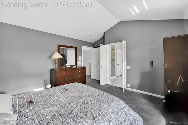 15034 Oak Knoll Court, Sterling Heights, MI 48312