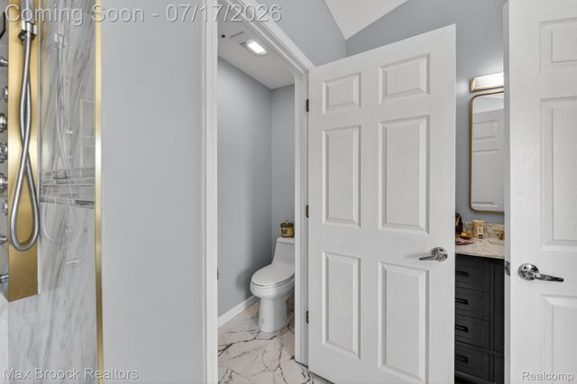 15034 Oak Knoll Court, Sterling Heights, MI 48312