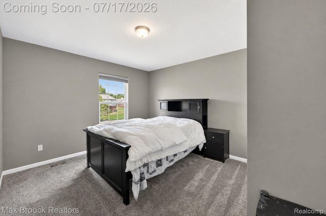 15034 Oak Knoll Court, Sterling Heights, MI 48312