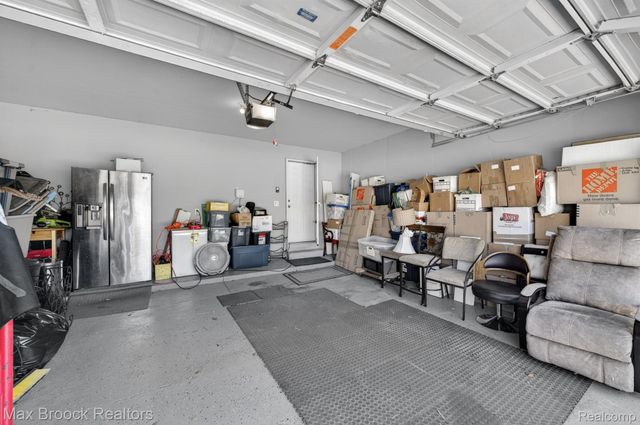 15034 Oak Knoll Court, Sterling Heights, MI 48312