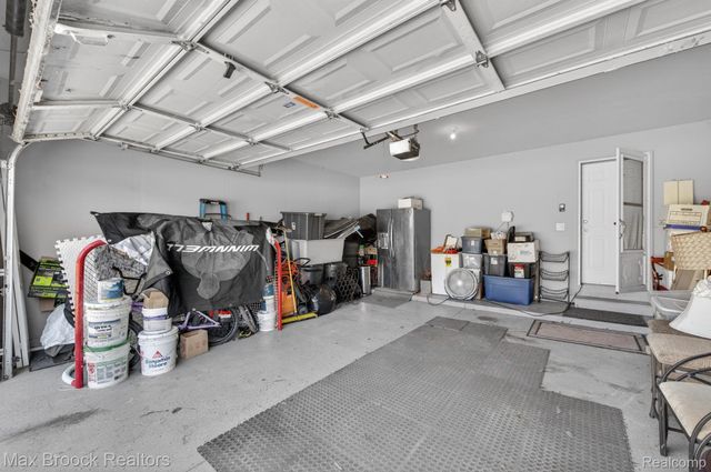 15034 Oak Knoll Court, Sterling Heights, MI 48312