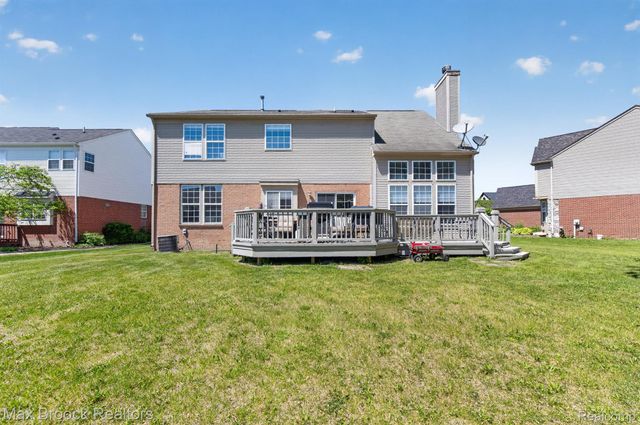15034 Oak Knoll Court, Sterling Heights, MI 48312