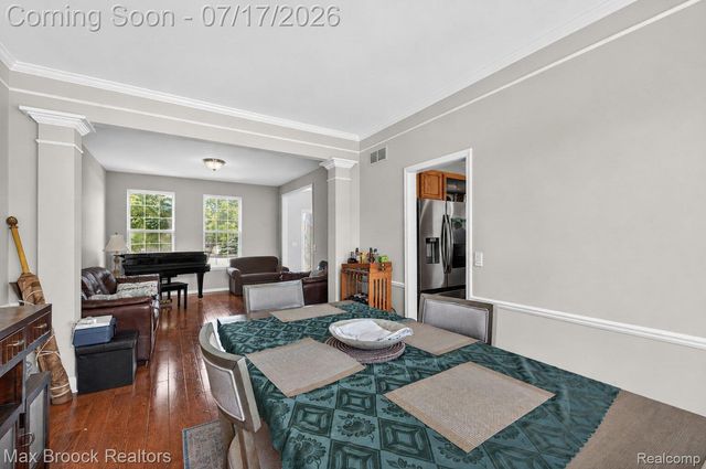 15034 Oak Knoll Court, Sterling Heights, MI 48312