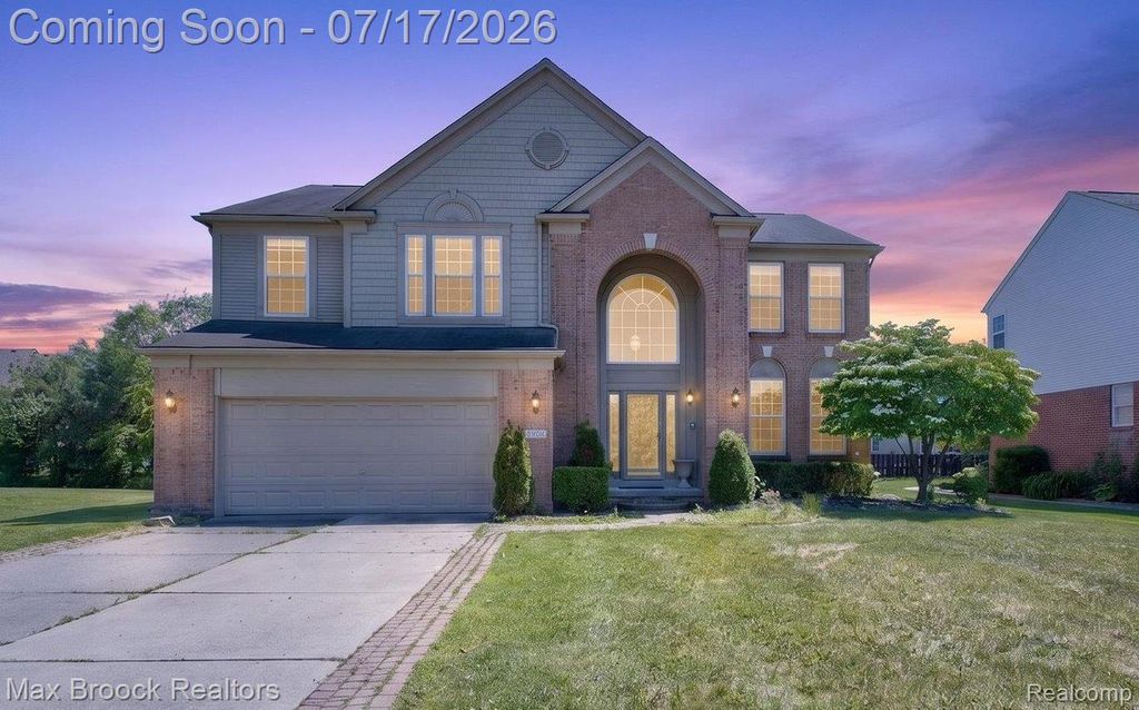 15034 Oak Knoll Court, Sterling Heights, MI 48312