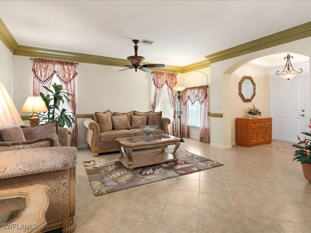 2088 Par DR, Naples, FL 34120