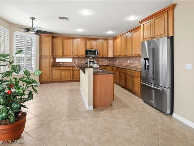 2088 Par DR, Naples, FL 34120