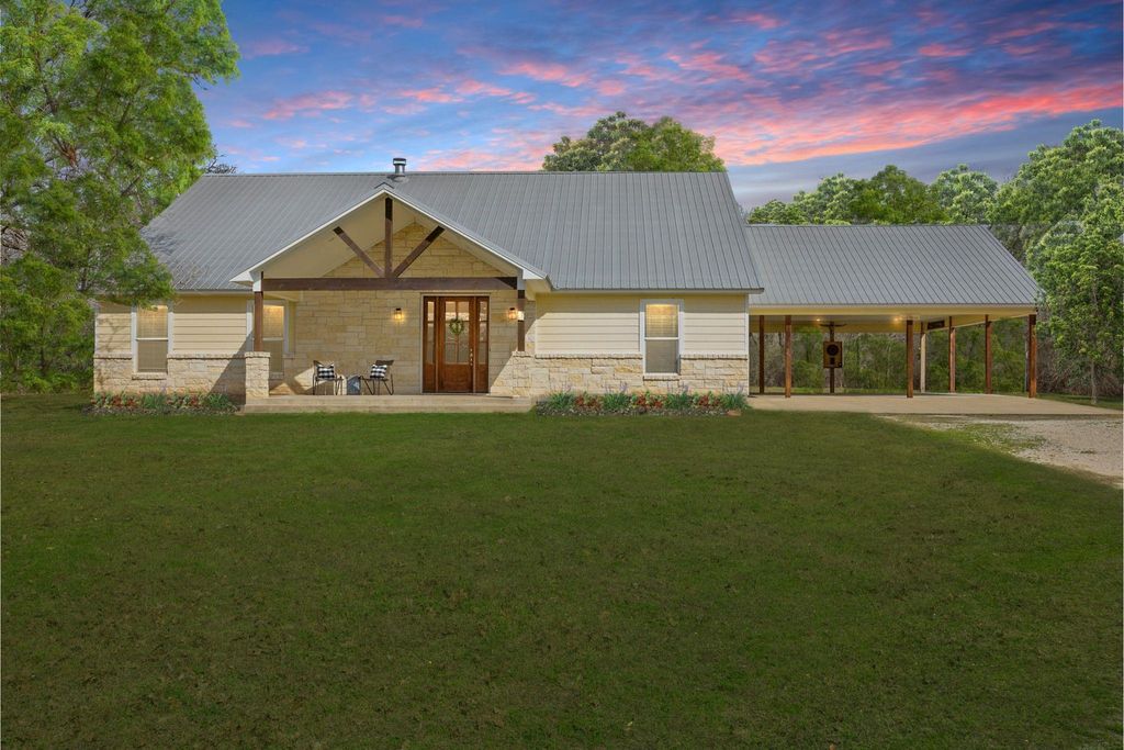 8952 Gibbons Creek Road, Anderson, TX 77830