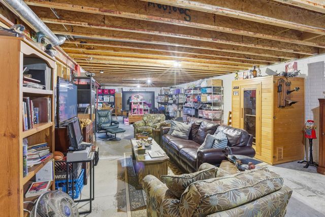 3177 Setting Sun Boulevard, Saginaw, MI 48603