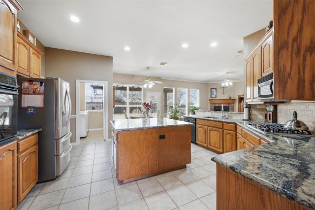 6002 Valleywood Drive, Flower Mound, TX 75028