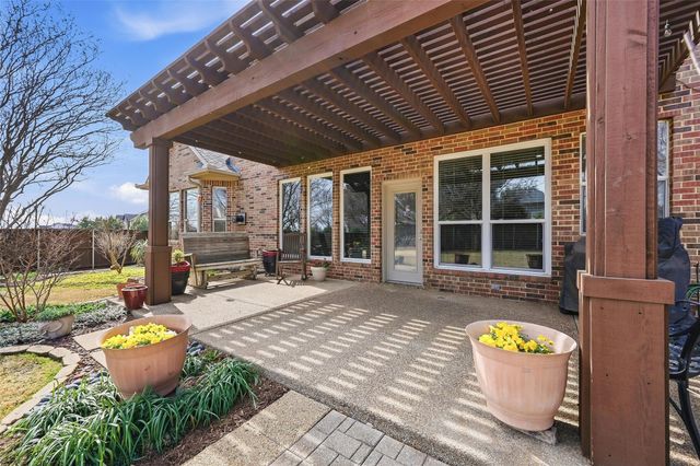 6002 Valleywood Drive, Flower Mound, TX 75028