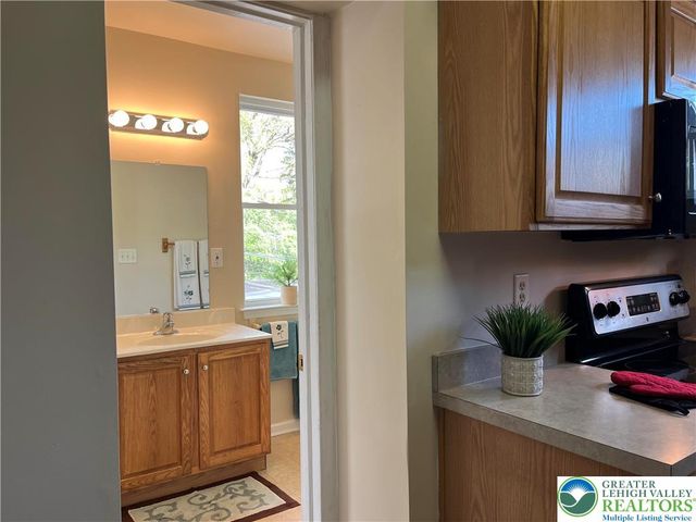 113 North West Street 2, Allentown City, PA 18102
