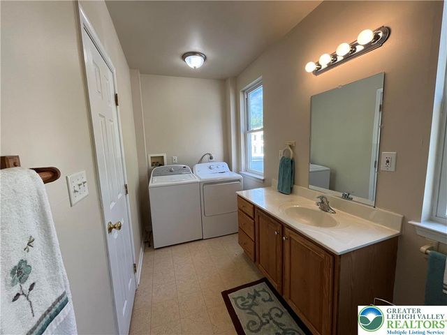 113 North West Street 2, Allentown City, PA 18102