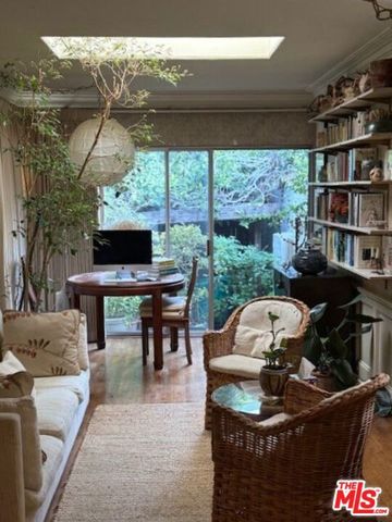 168 N Wetherly Drive, Beverly Hills, CA 90211