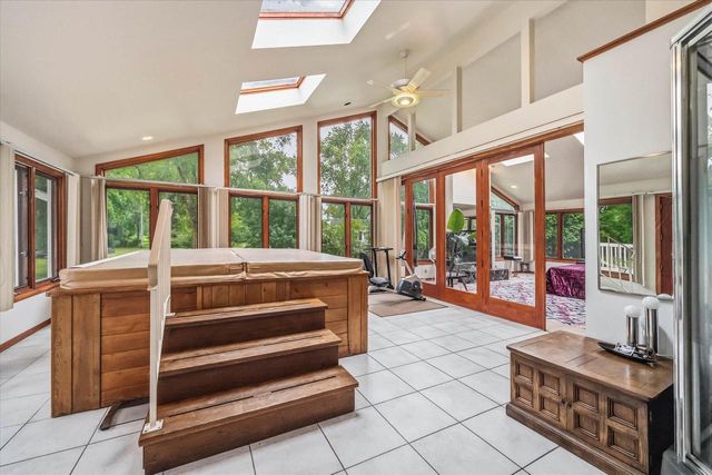 2517 W Chestnut ROAD, Mequon, WI 53092
