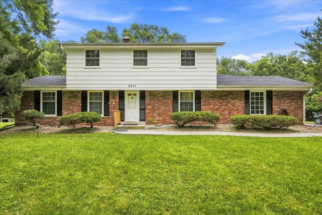 2517 W Chestnut ROAD, Mequon, WI 53092