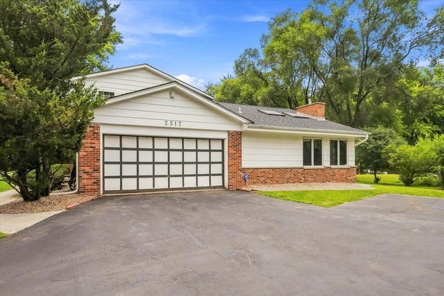 2517 W Chestnut ROAD, Mequon, WI 53092