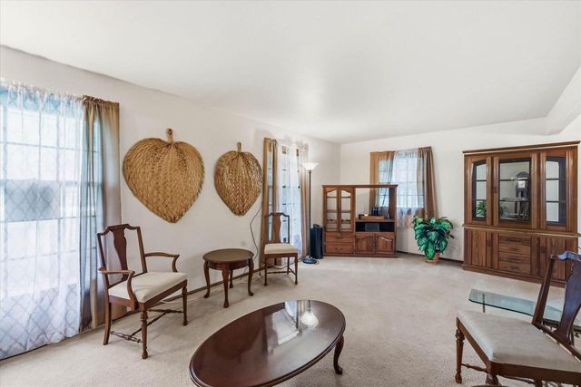 2517 W Chestnut ROAD, Mequon, WI 53092