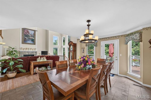 3149 Crystal Lake Drive, St Louis, MO 63129