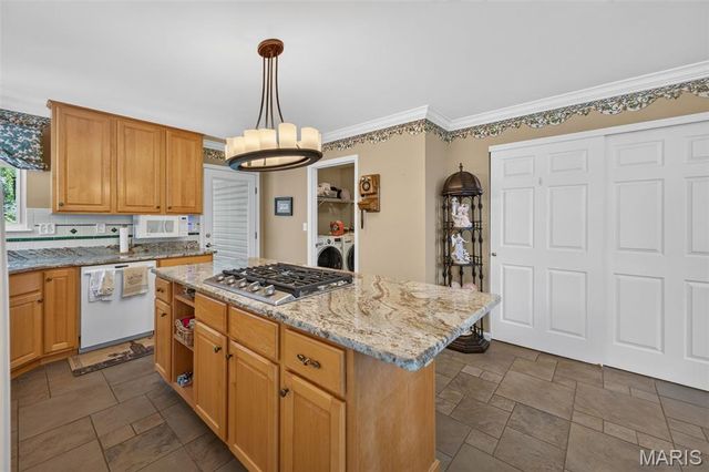 3149 Crystal Lake Drive, St Louis, MO 63129
