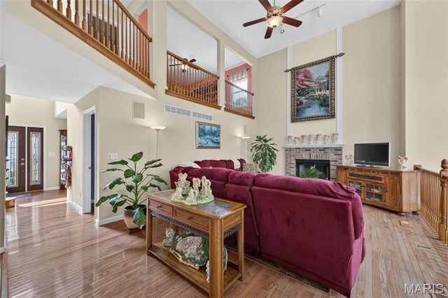 3149 Crystal Lake Drive, St Louis, MO 63129