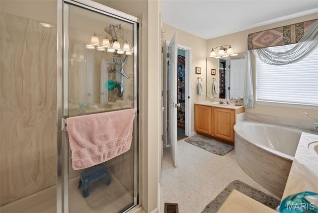 3149 Crystal Lake Drive, St Louis, MO 63129