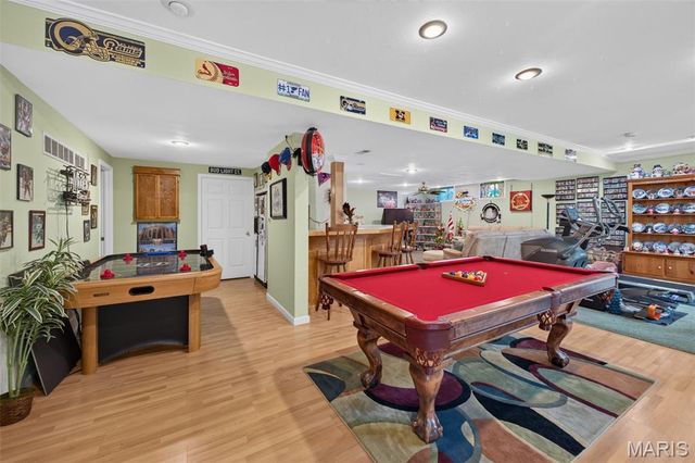 3149 Crystal Lake Drive, St Louis, MO 63129