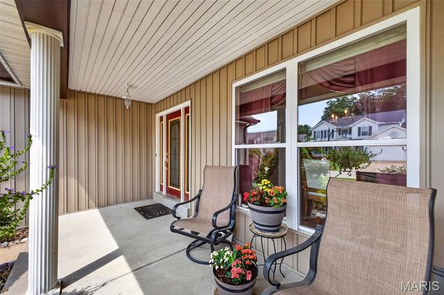 3149 Crystal Lake Drive, St Louis, MO 63129