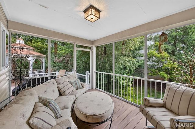 3149 Crystal Lake Drive, St Louis, MO 63129