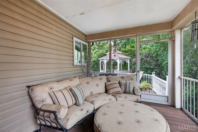 3149 Crystal Lake Drive, St Louis, MO 63129