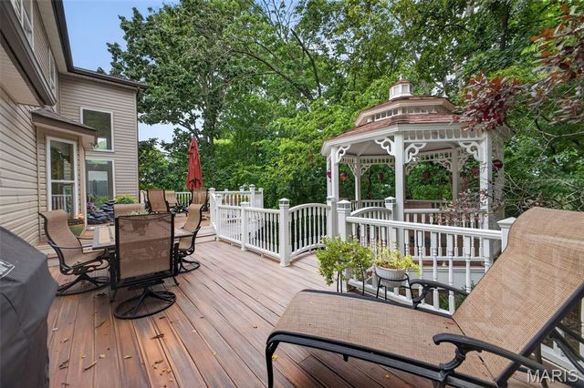 3149 Crystal Lake Drive, St Louis, MO 63129
