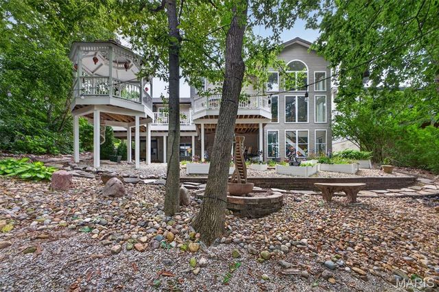 3149 Crystal Lake Drive, St Louis, MO 63129