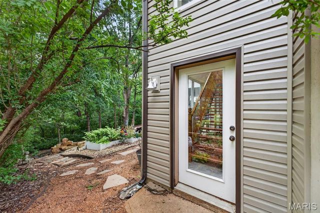 3149 Crystal Lake Drive, St Louis, MO 63129