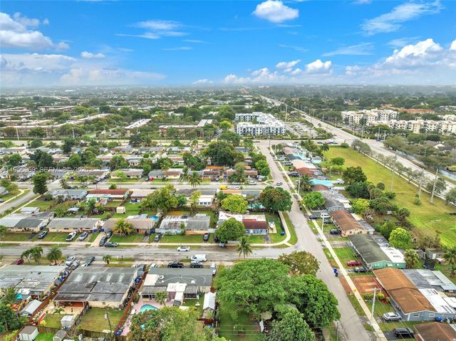 7021 SW 19th Pl, North Lauderdale, FL 33068