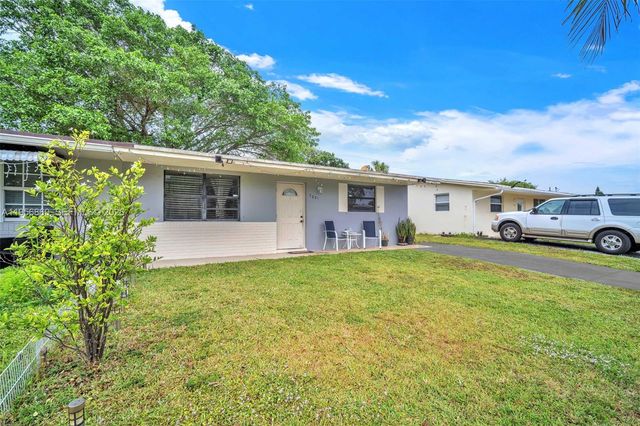7021 SW 19th Pl, North Lauderdale, FL 33068