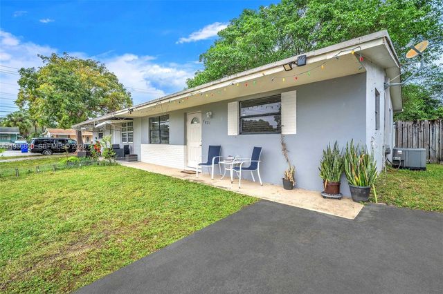 7021 SW 19th Pl, North Lauderdale, FL 33068