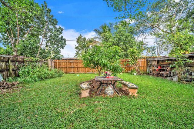 7021 SW 19th Pl, North Lauderdale, FL 33068