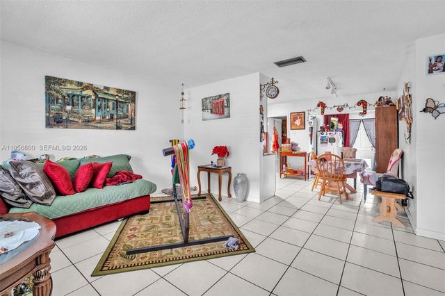 7021 SW 19th Pl, North Lauderdale, FL 33068