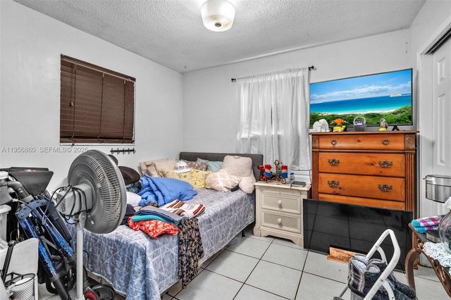 7021 SW 19th Pl, North Lauderdale, FL 33068