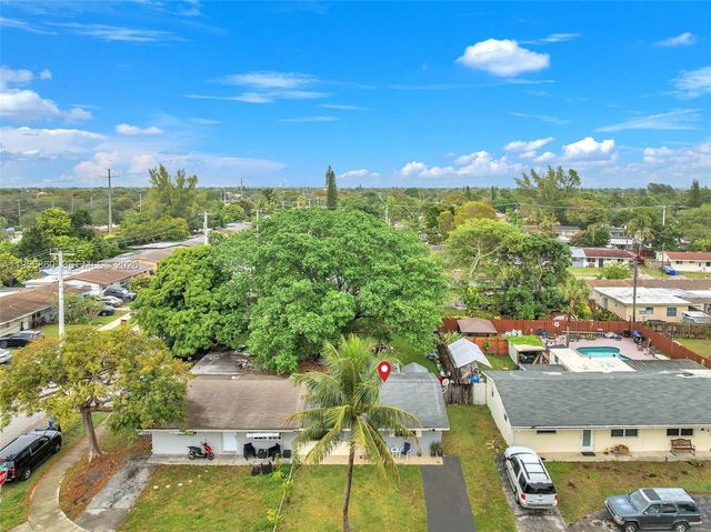 7021 SW 19th Pl, North Lauderdale, FL 33068