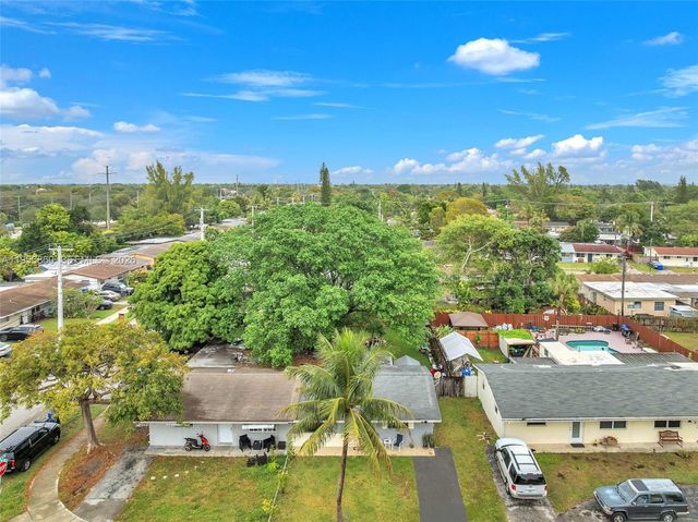 7021 SW 19th Pl, North Lauderdale, FL 33068