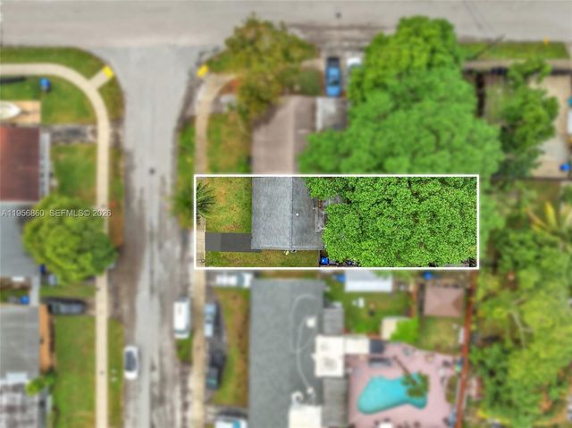 7021 SW 19th Pl, North Lauderdale, FL 33068