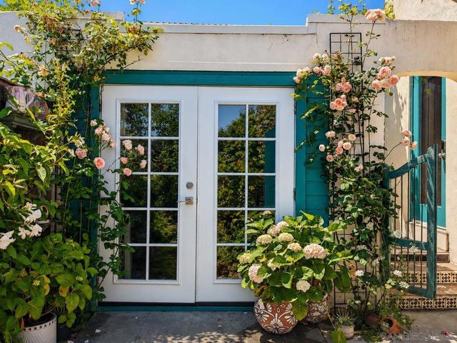 3827 Madison, San Diego, CA 92116
