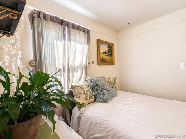 3827 Madison, San Diego, CA 92116