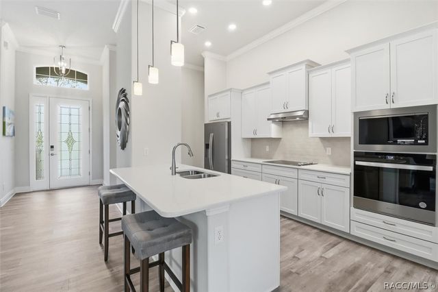 2960 W Pine Ridge Boulevard, Beverly Hills, FL 34465