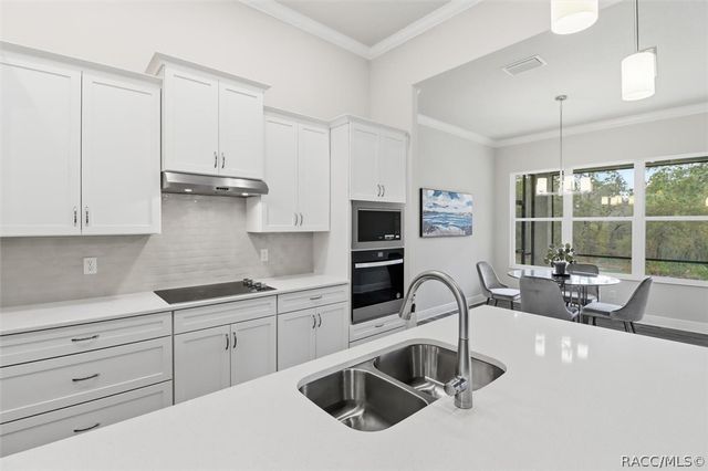 2960 W Pine Ridge Boulevard, Beverly Hills, FL 34465