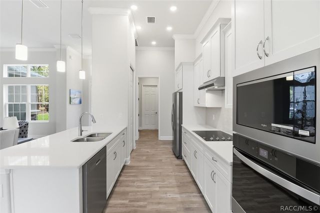 2960 W Pine Ridge Boulevard, Beverly Hills, FL 34465