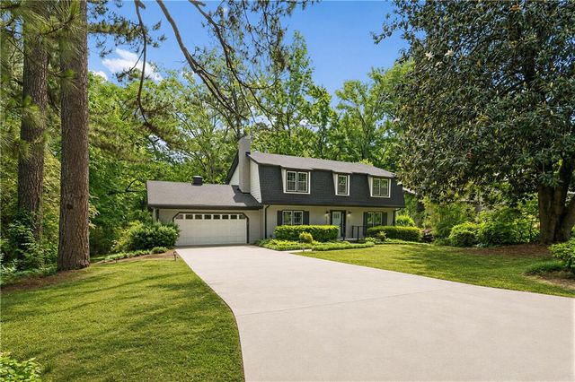 2772 Dunnington Circle, Atlanta, GA 30341