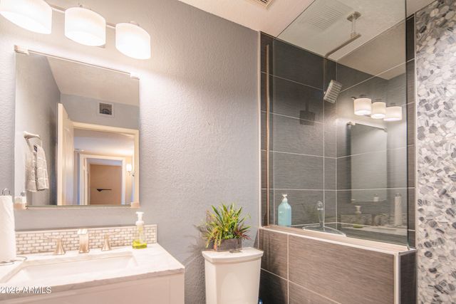 5663 W ABRAHAM Lane, Glendale, AZ 85308