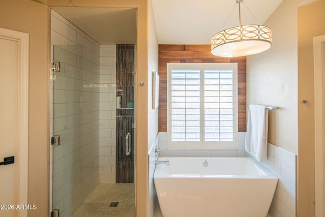 5663 W ABRAHAM Lane, Glendale, AZ 85308