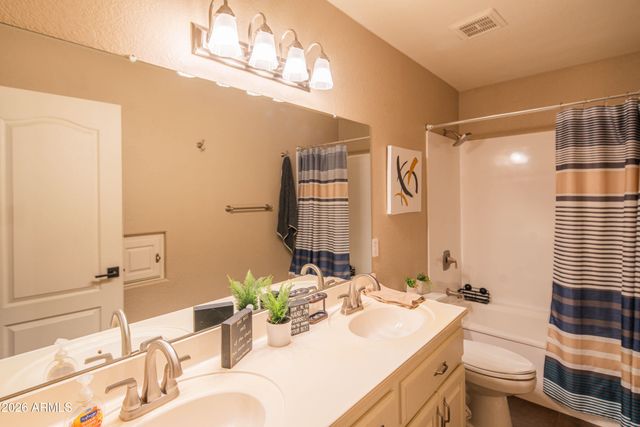 5663 W ABRAHAM Lane, Glendale, AZ 85308